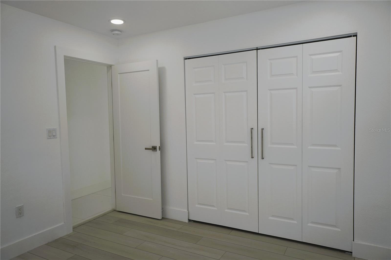 Image 28 of 46 For 3364 Espanola Drive