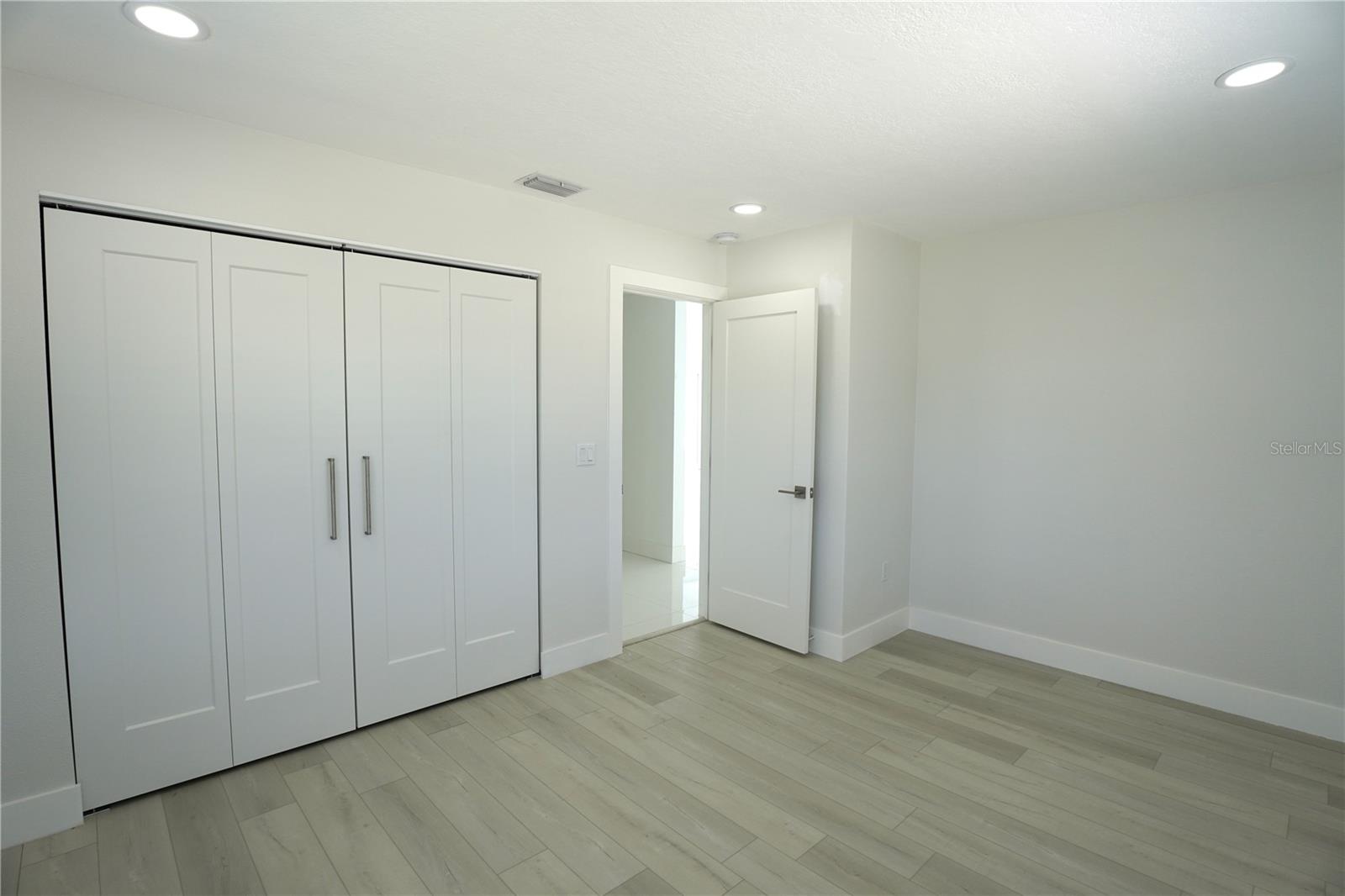 Image 35 of 46 For 3364 Espanola Drive