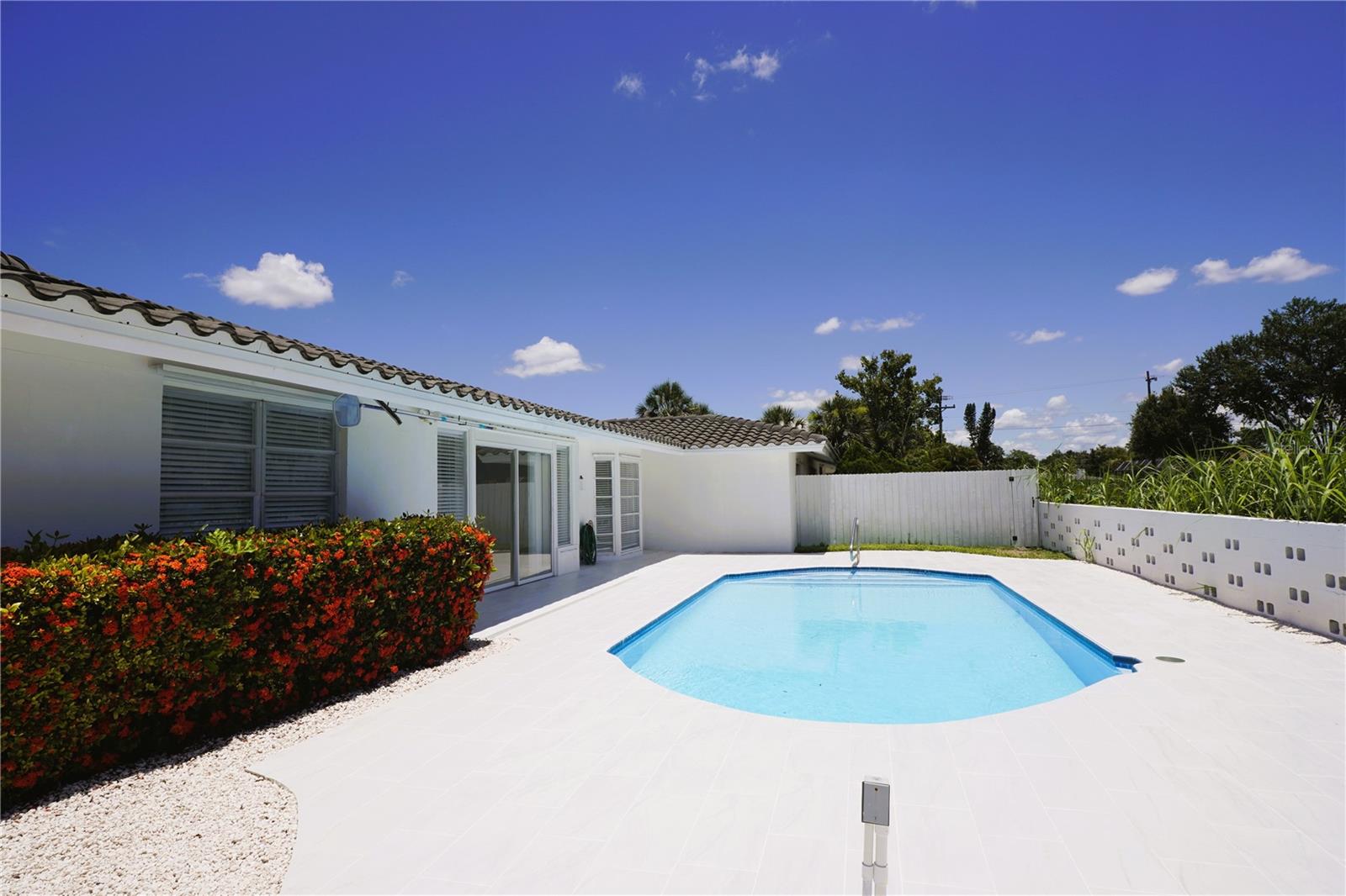 Image 40 of 46 For 3364 Espanola Drive