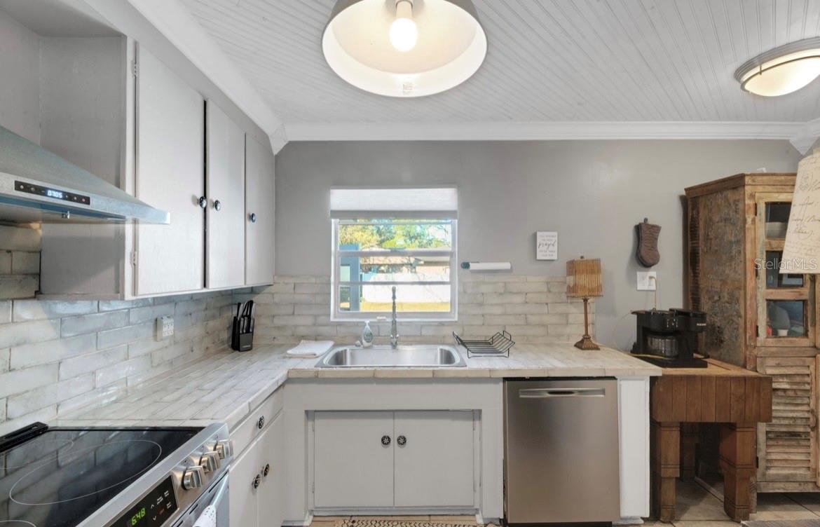 Image 3 of 17 For 608 Kerneywood Street