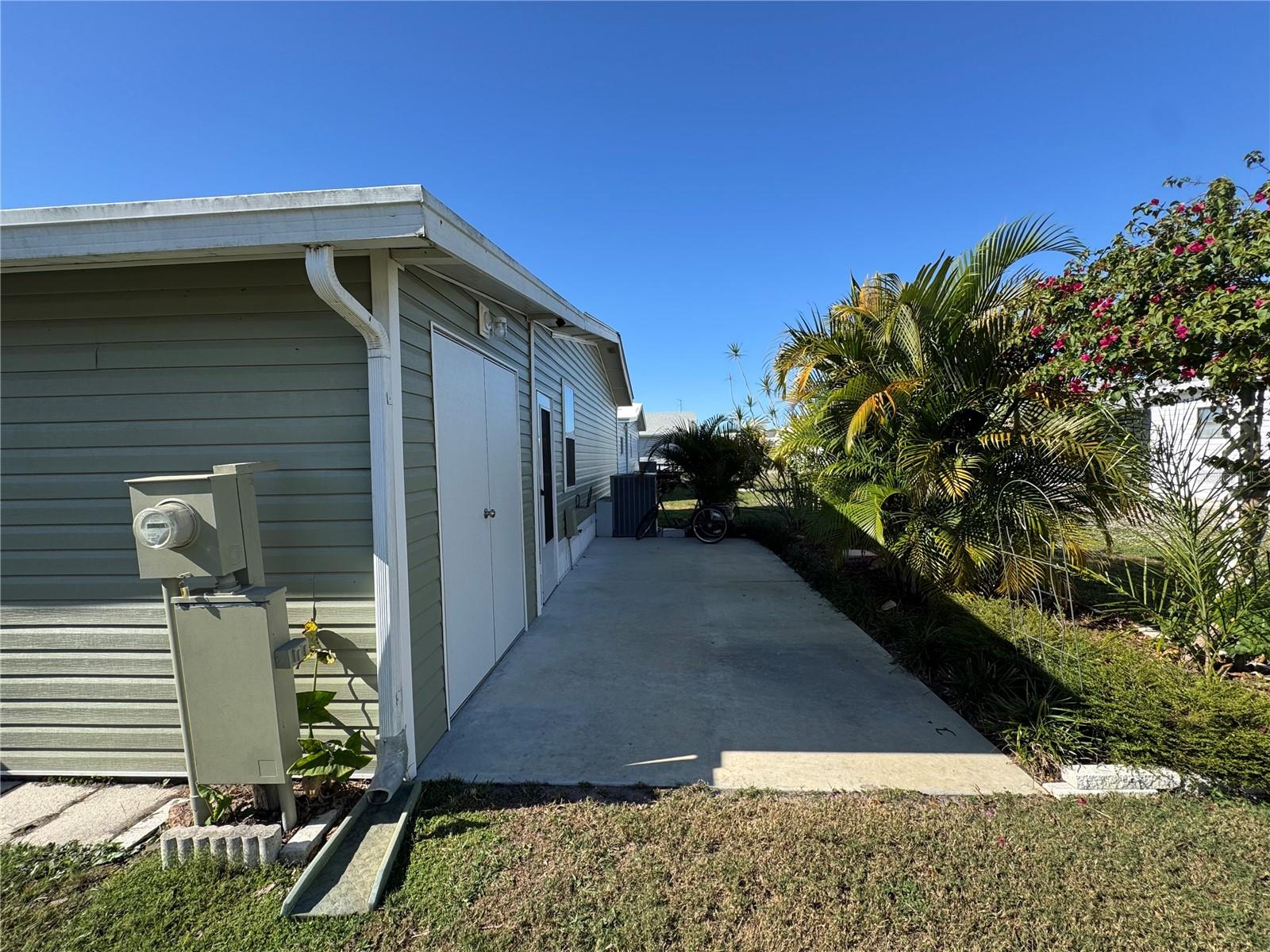 Image 17 of 20 For 6394 Lolly Bay Loop Ne