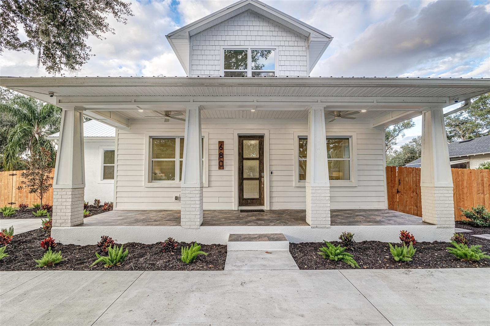 Image 4 of 45 For 680 Bartow Boulevard