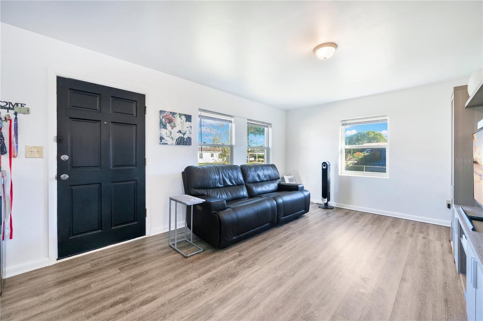 Image 11 of 32 For 120 Petteway Drive