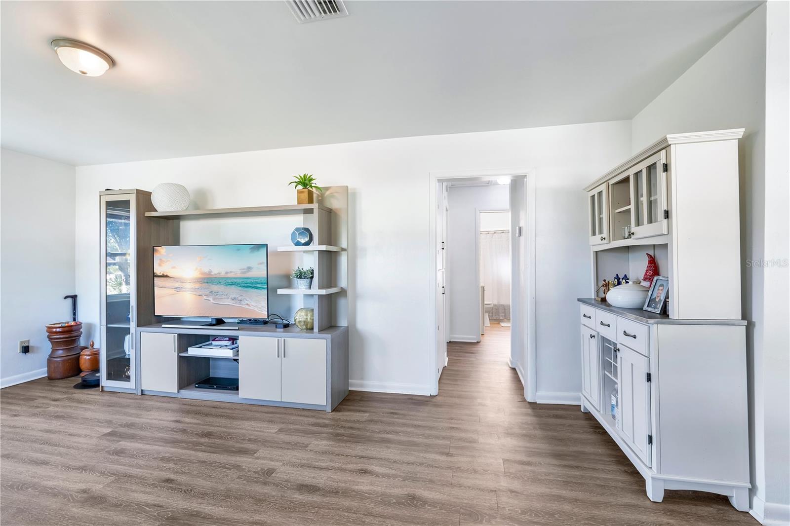 Image 6 of 32 For 120 Petteway Drive