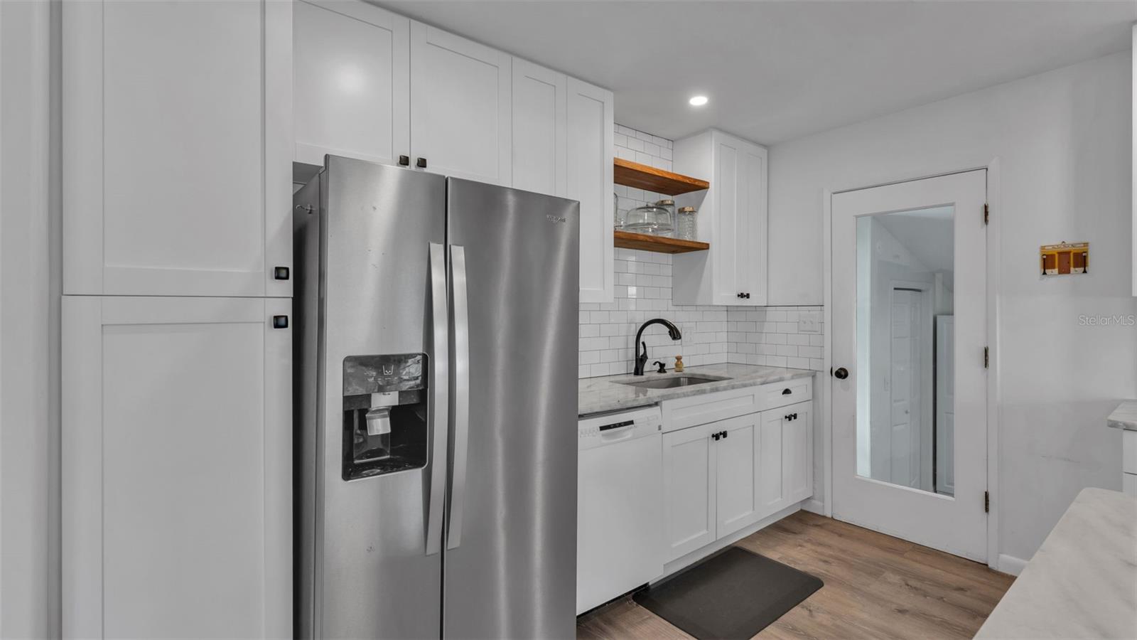 Image 19 of 54 For 835 Chatfield Street