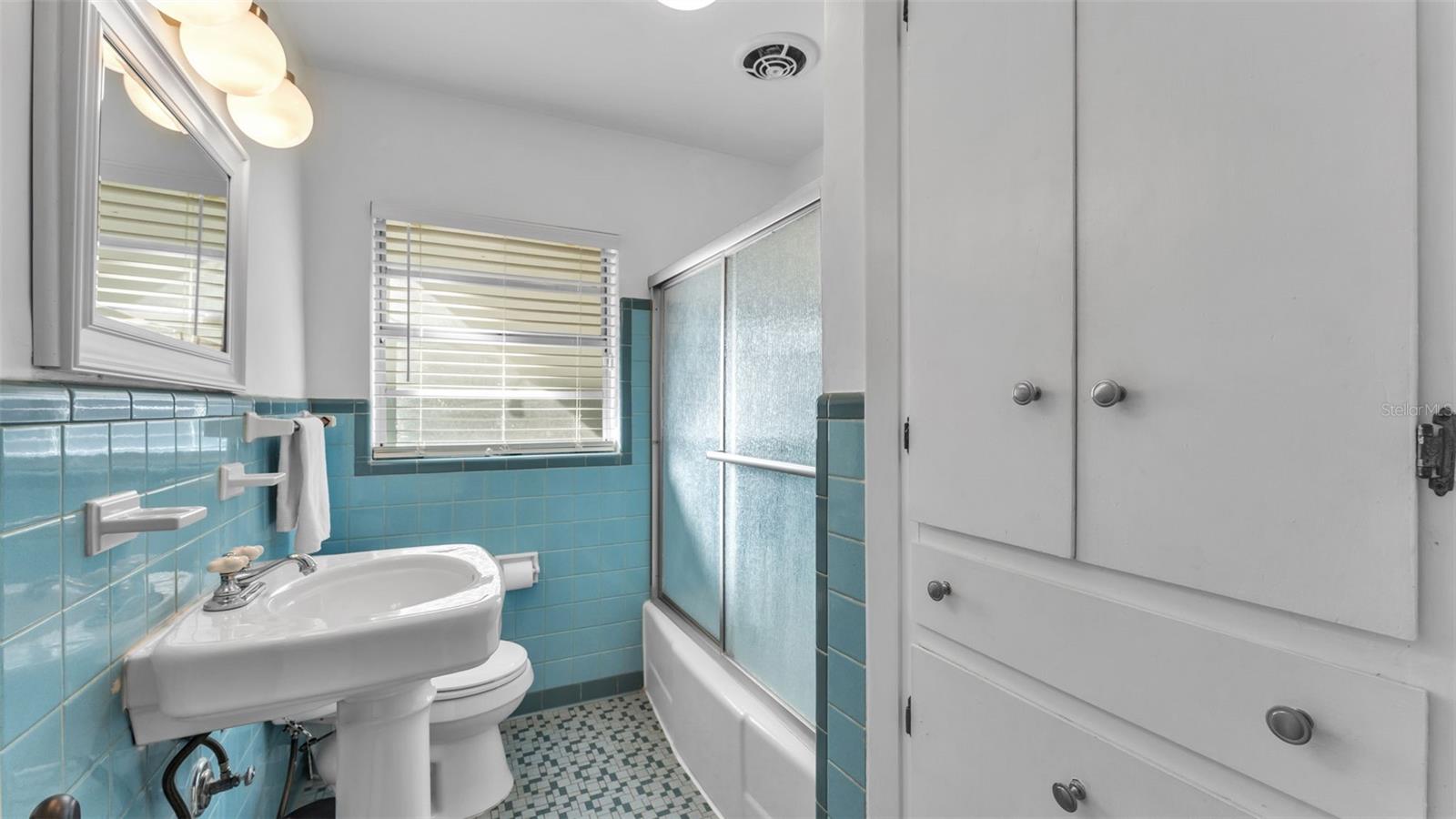 Image 27 of 54 For 835 Chatfield Street