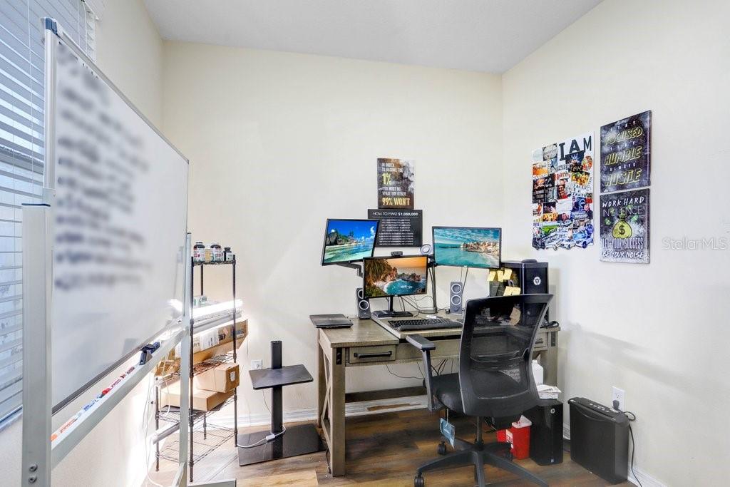 Listing photo id 12 for 13117 Royal Pines Avenue