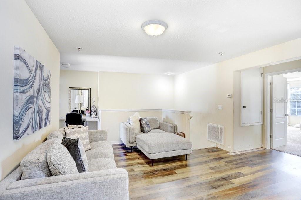 Listing photo id 14 for 13117 Royal Pines Avenue