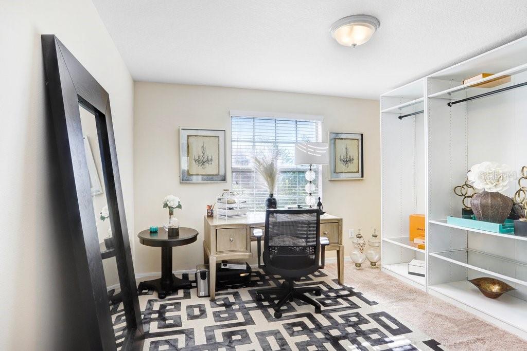 Listing photo id 20 for 13117 Royal Pines Avenue