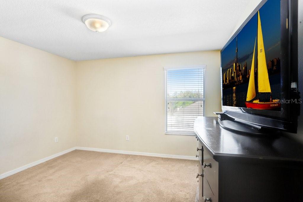 Listing photo id 21 for 13117 Royal Pines Avenue