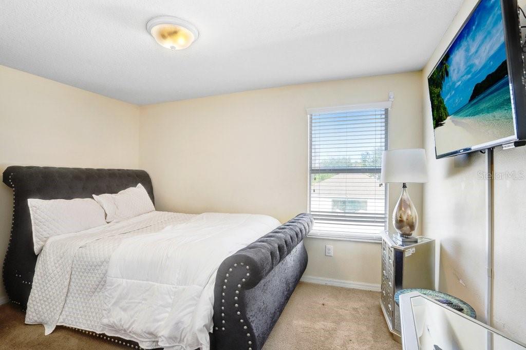 Listing photo id 23 for 13117 Royal Pines Avenue