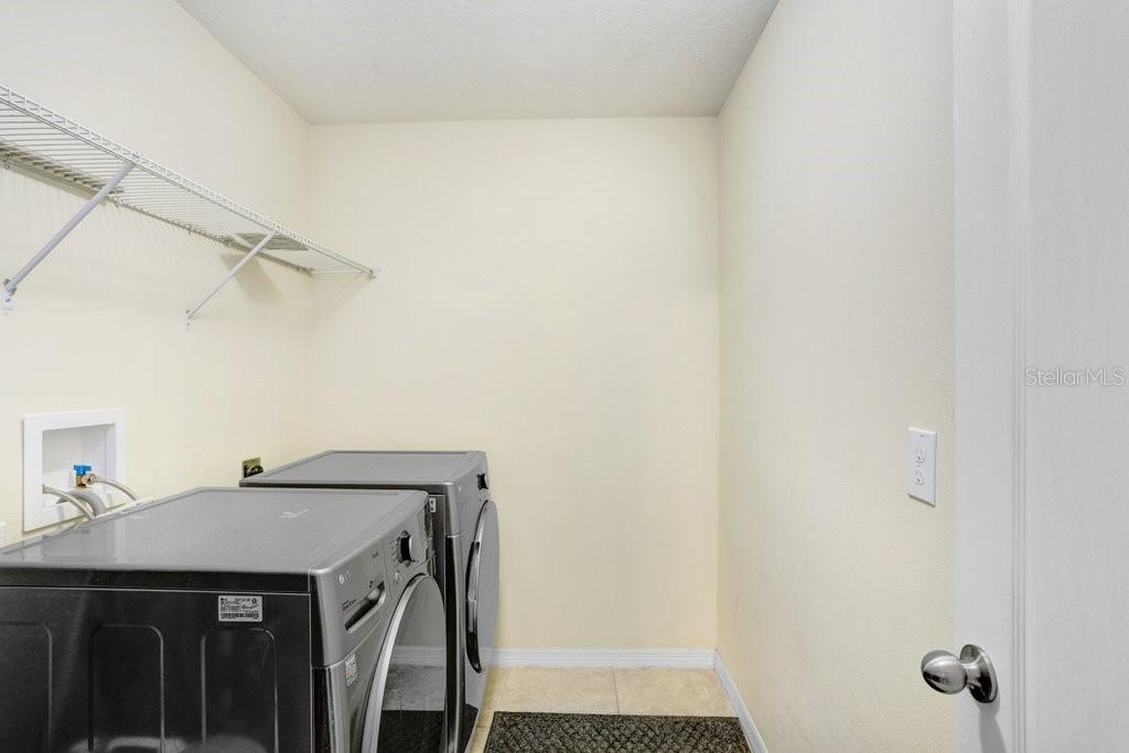 Listing photo id 26 for 13117 Royal Pines Avenue