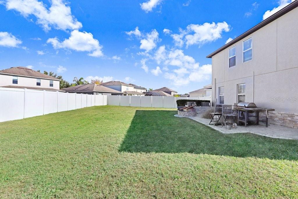 Listing photo id 27 for 13117 Royal Pines Avenue