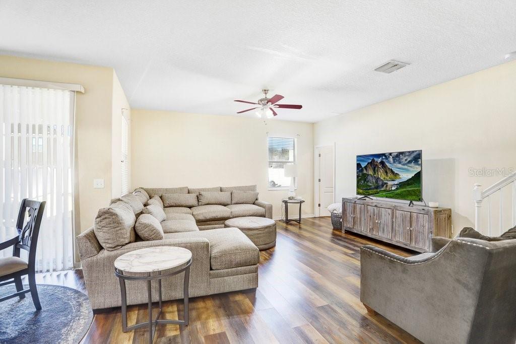 Listing photo id 5 for 13117 Royal Pines Avenue