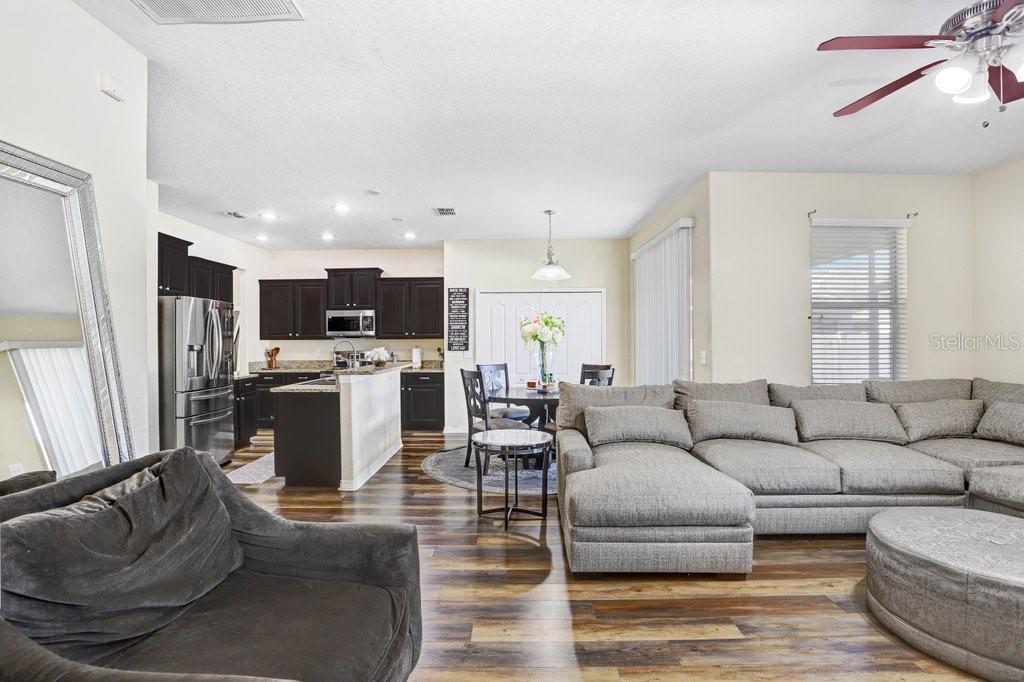 Listing photo id 6 for 13117 Royal Pines Avenue