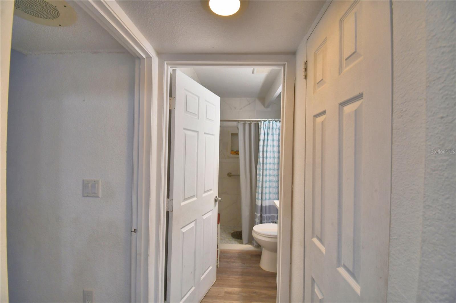 Image 13 of 52 For 1205 Club Circle