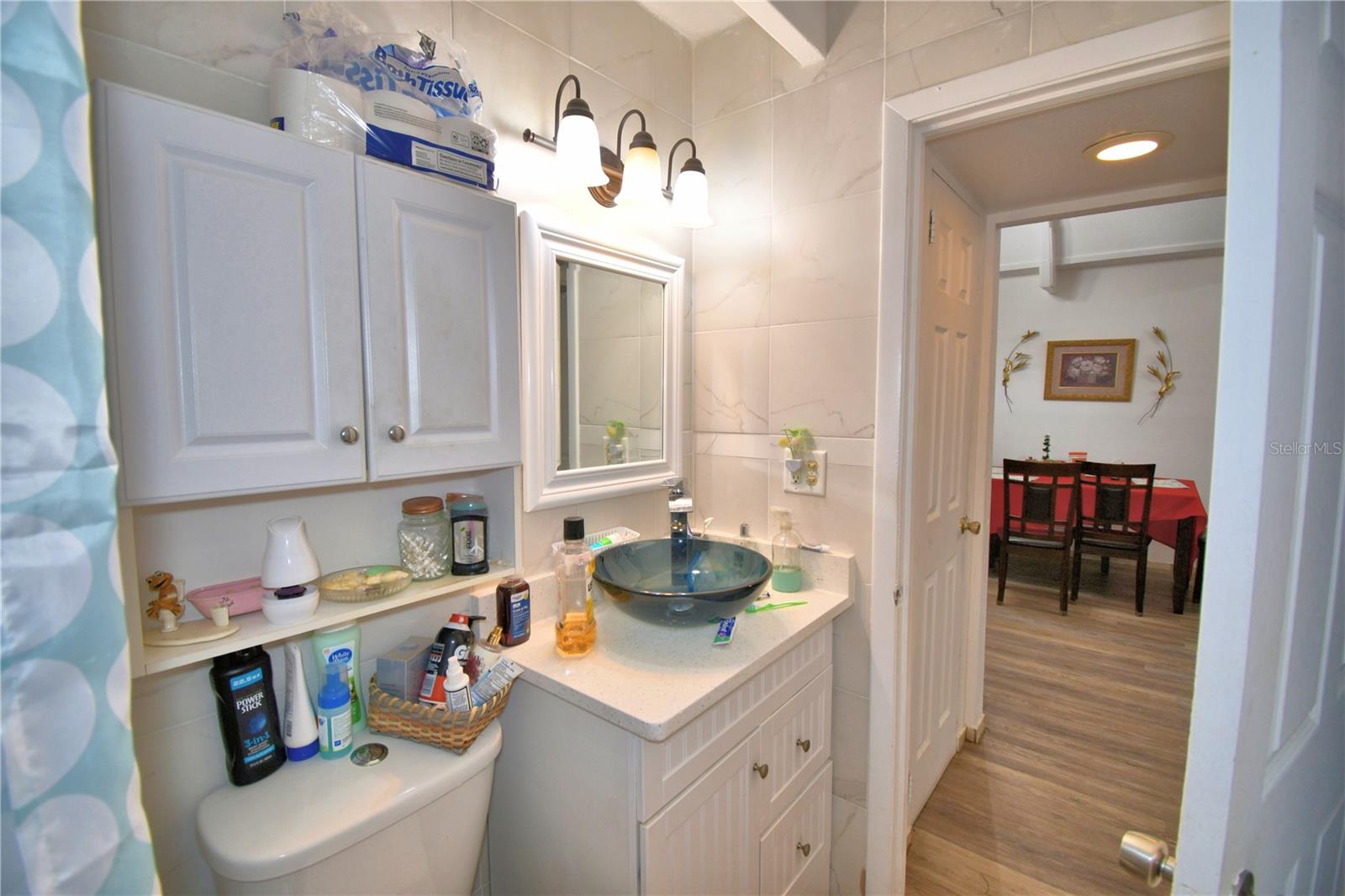 Image 16 of 52 For 1205 Club Circle