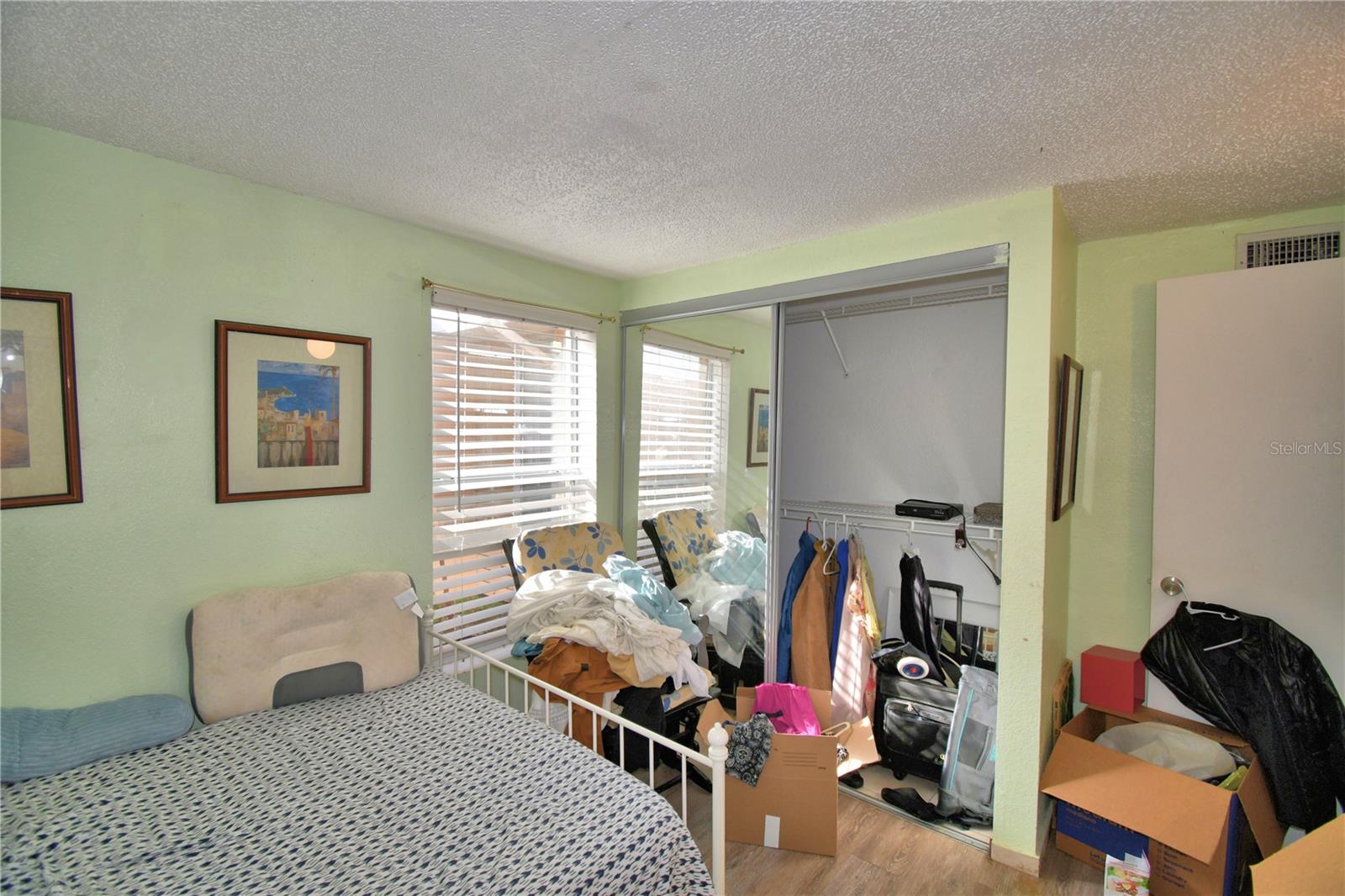 Image 18 of 52 For 1205 Club Circle