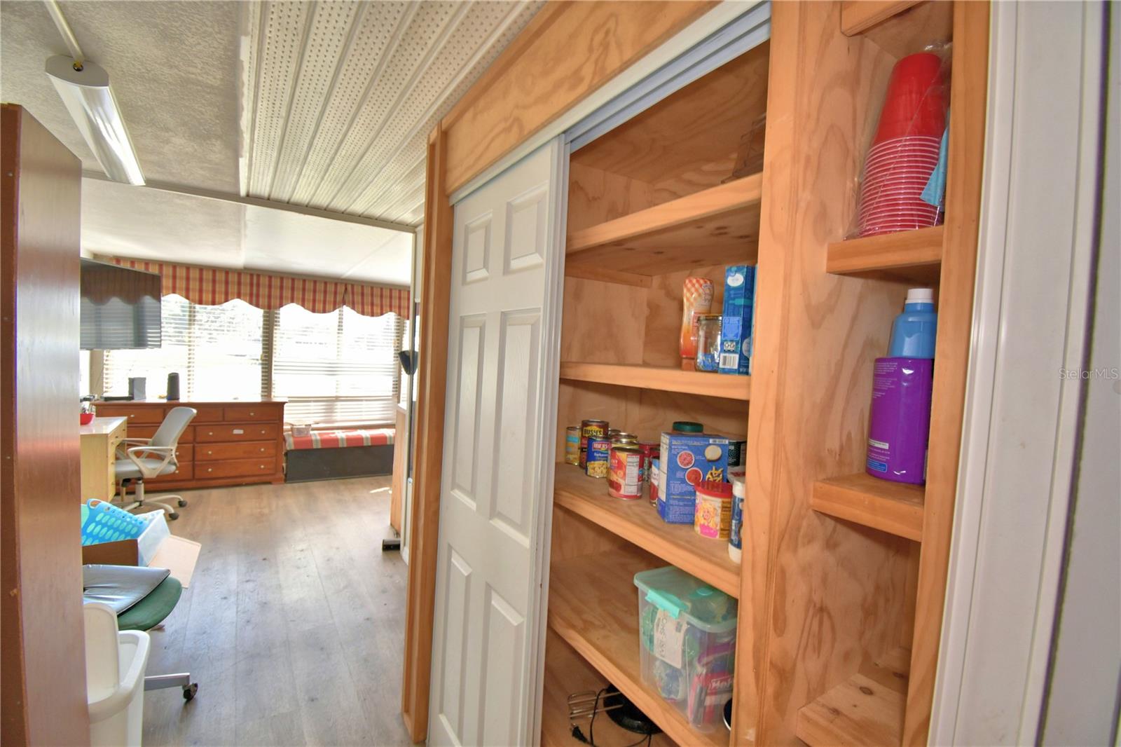 Image 21 of 52 For 1205 Club Circle