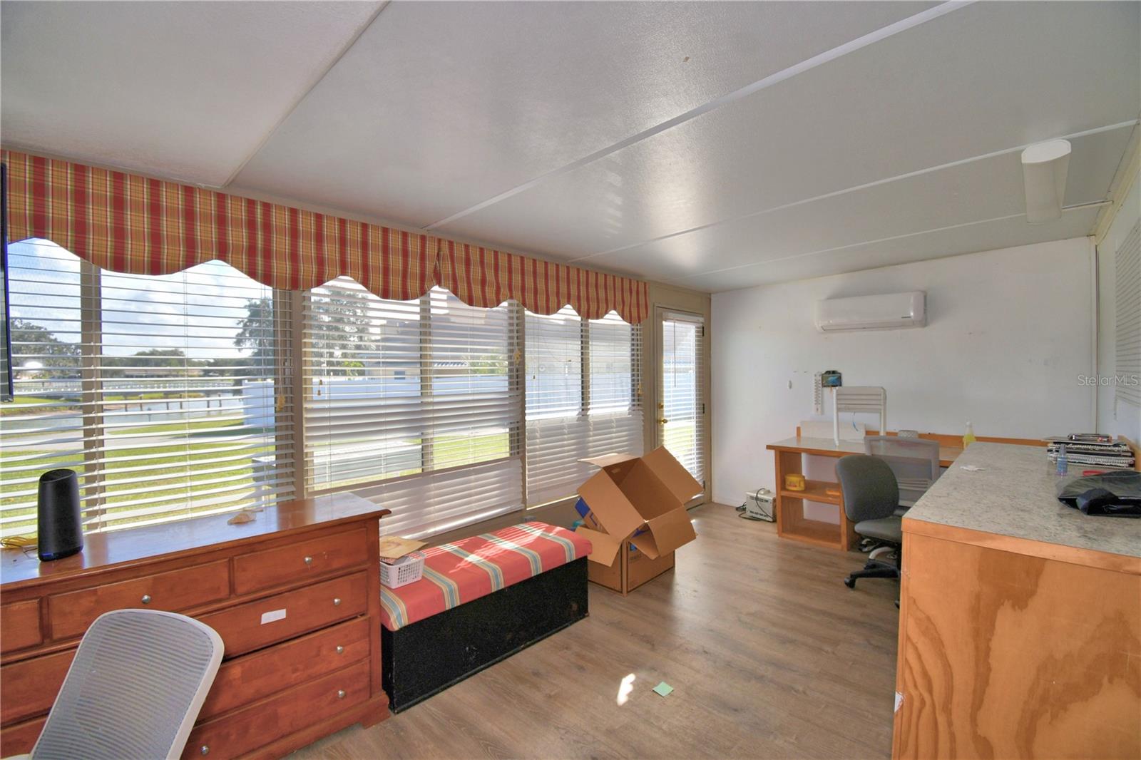 Image 23 of 52 For 1205 Club Circle