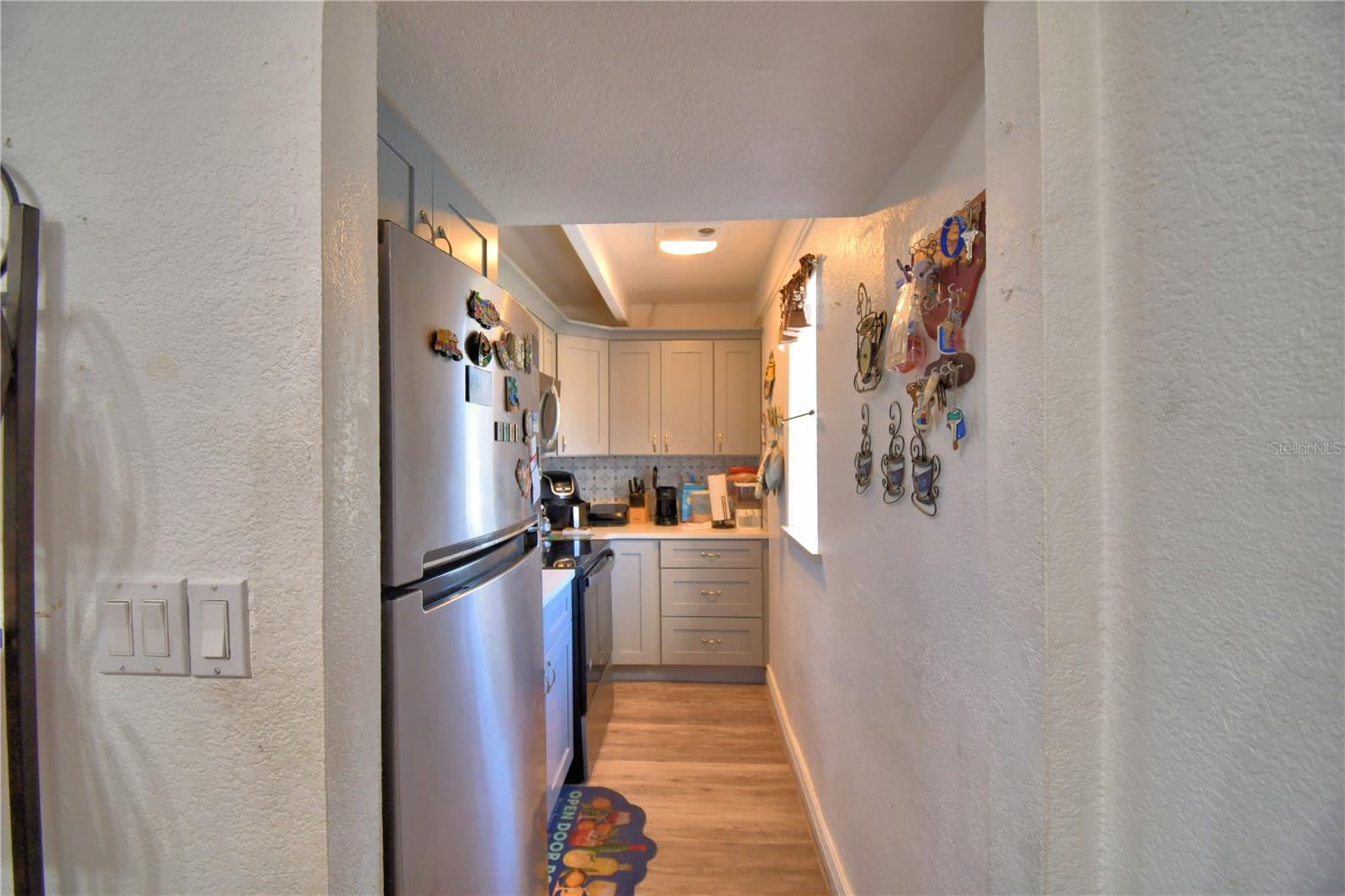 Image 5 of 52 For 1205 Club Circle