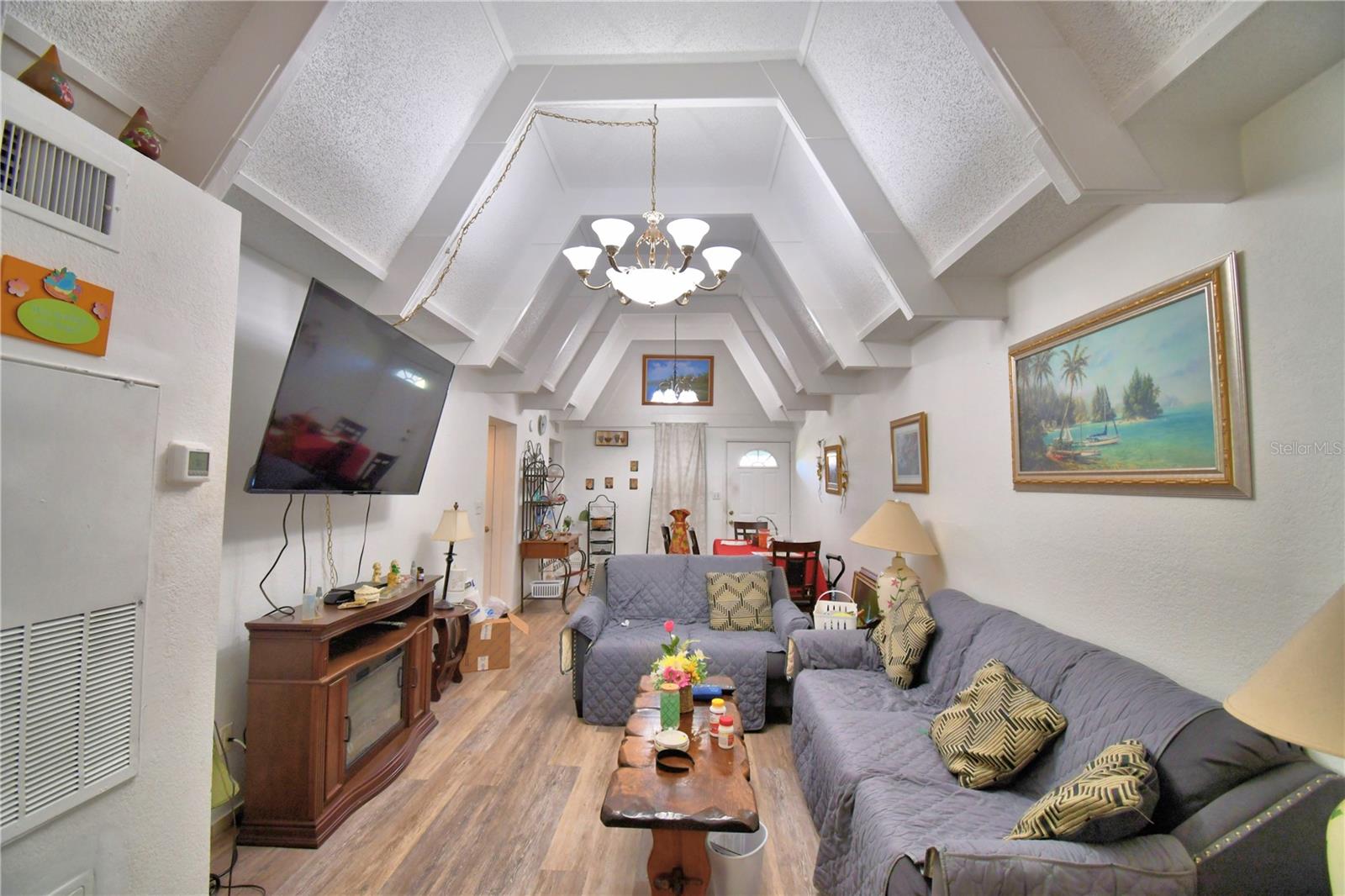 Image 9 of 52 For 1205 Club Circle