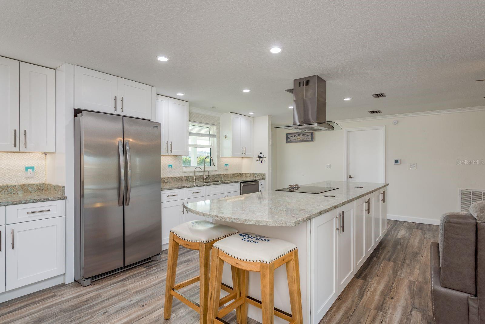 Listing photo id 8 for 5009 Dory Drive