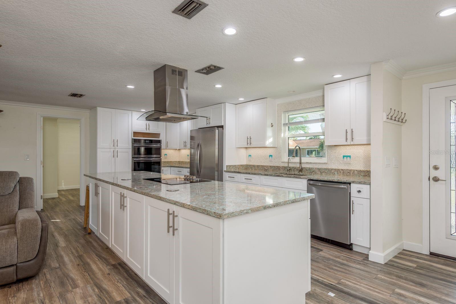 Listing photo id 10 for 5009 Dory Drive