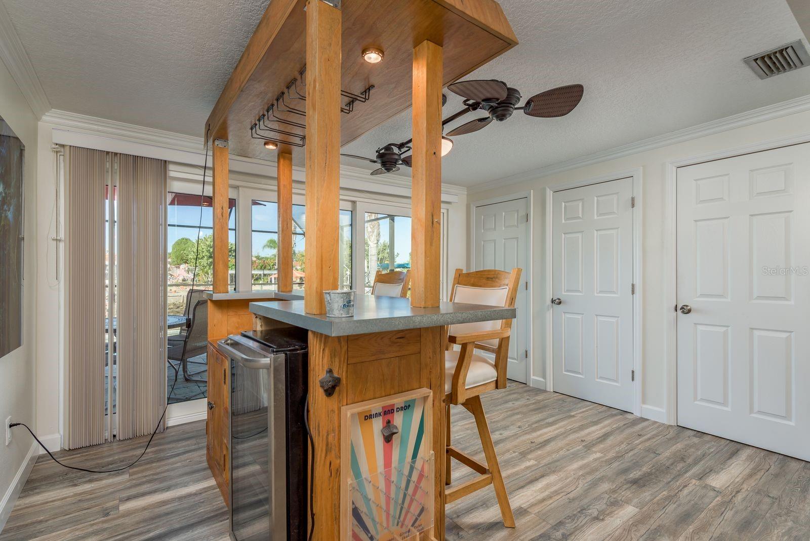 Listing photo id 14 for 5009 Dory Drive