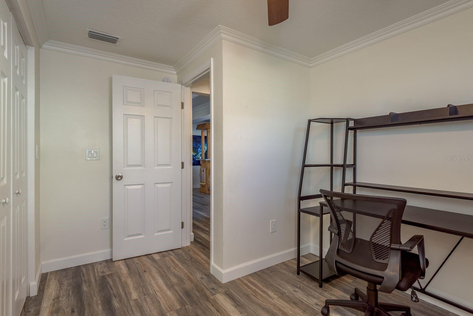 Listing photo id 20 for 5009 Dory Drive