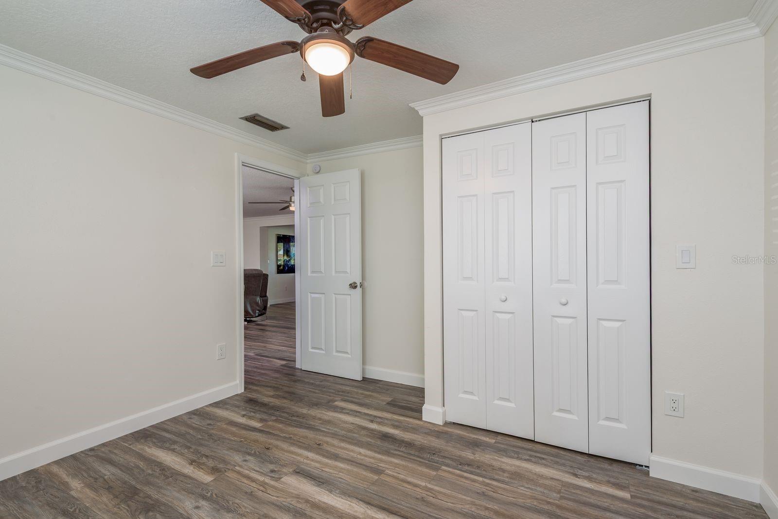 Listing photo id 24 for 5009 Dory Drive