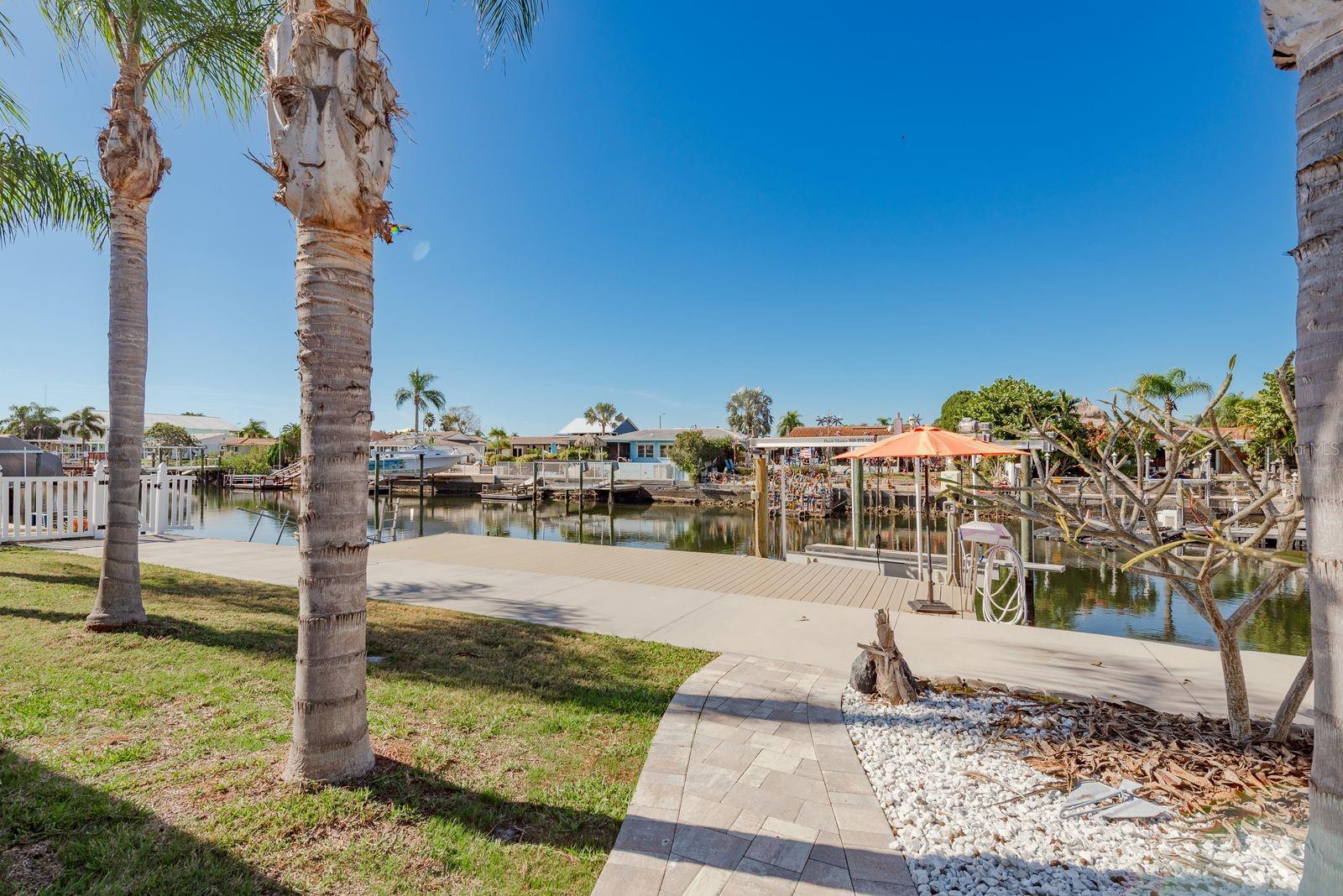 Listing photo id 33 for 5009 Dory Drive