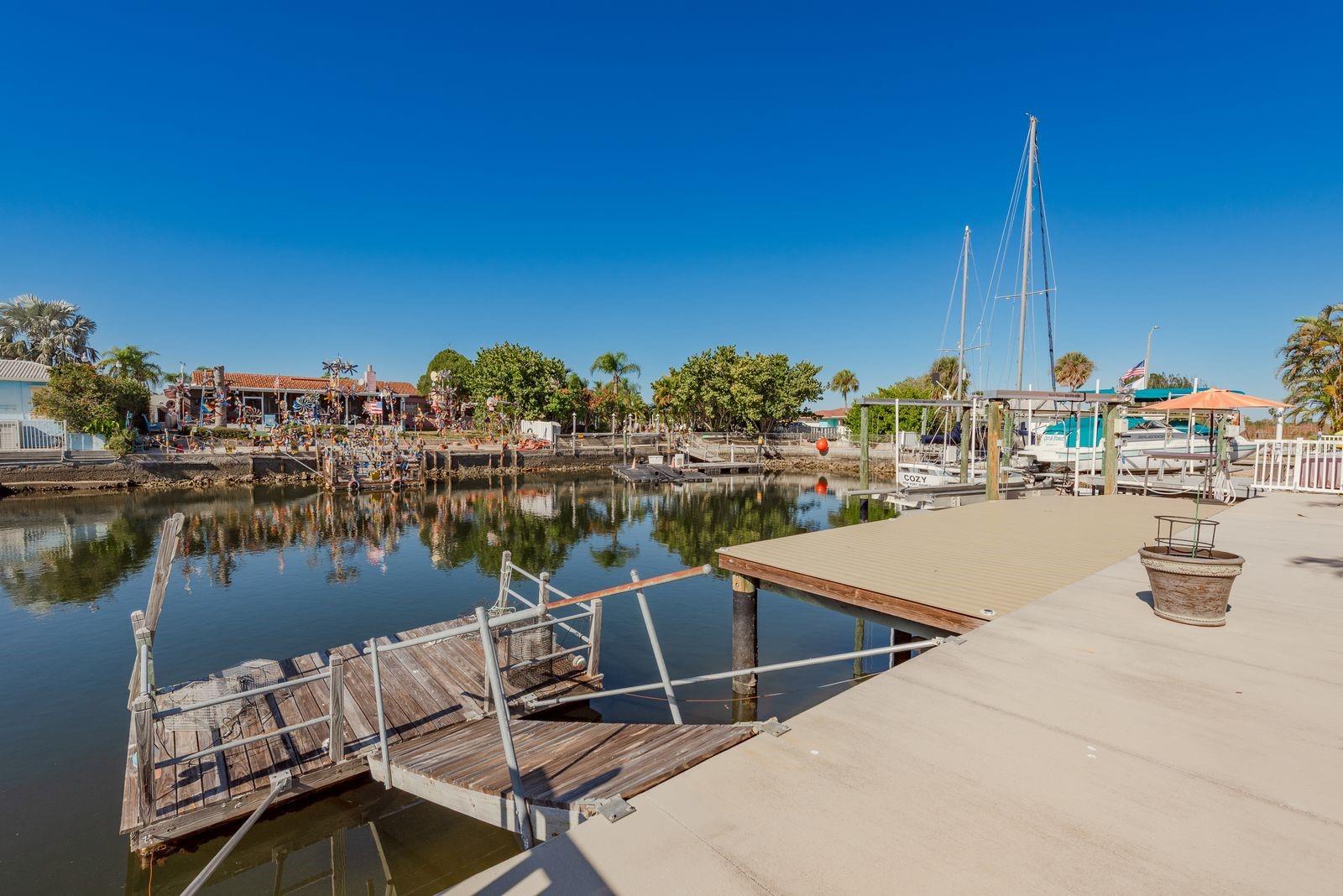 Listing photo id 35 for 5009 Dory Drive