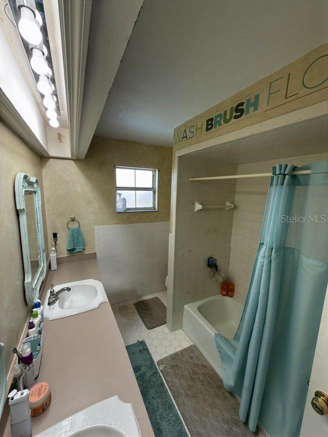 Image 29 of 35 For 240 Santa Rosa Drive