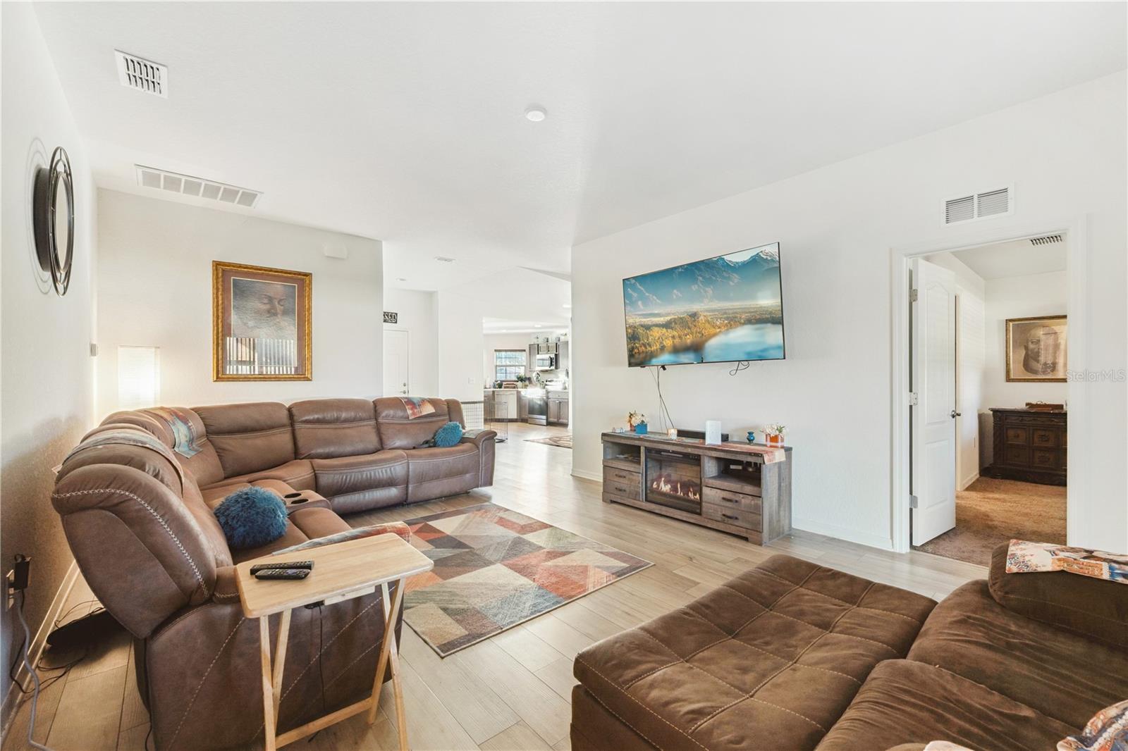 Image 3 of 14 For 111 Black Skimmer Lane