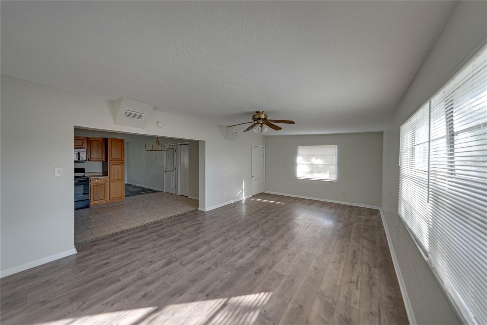 Image 15 of 53 For 2011 9th Street Ne