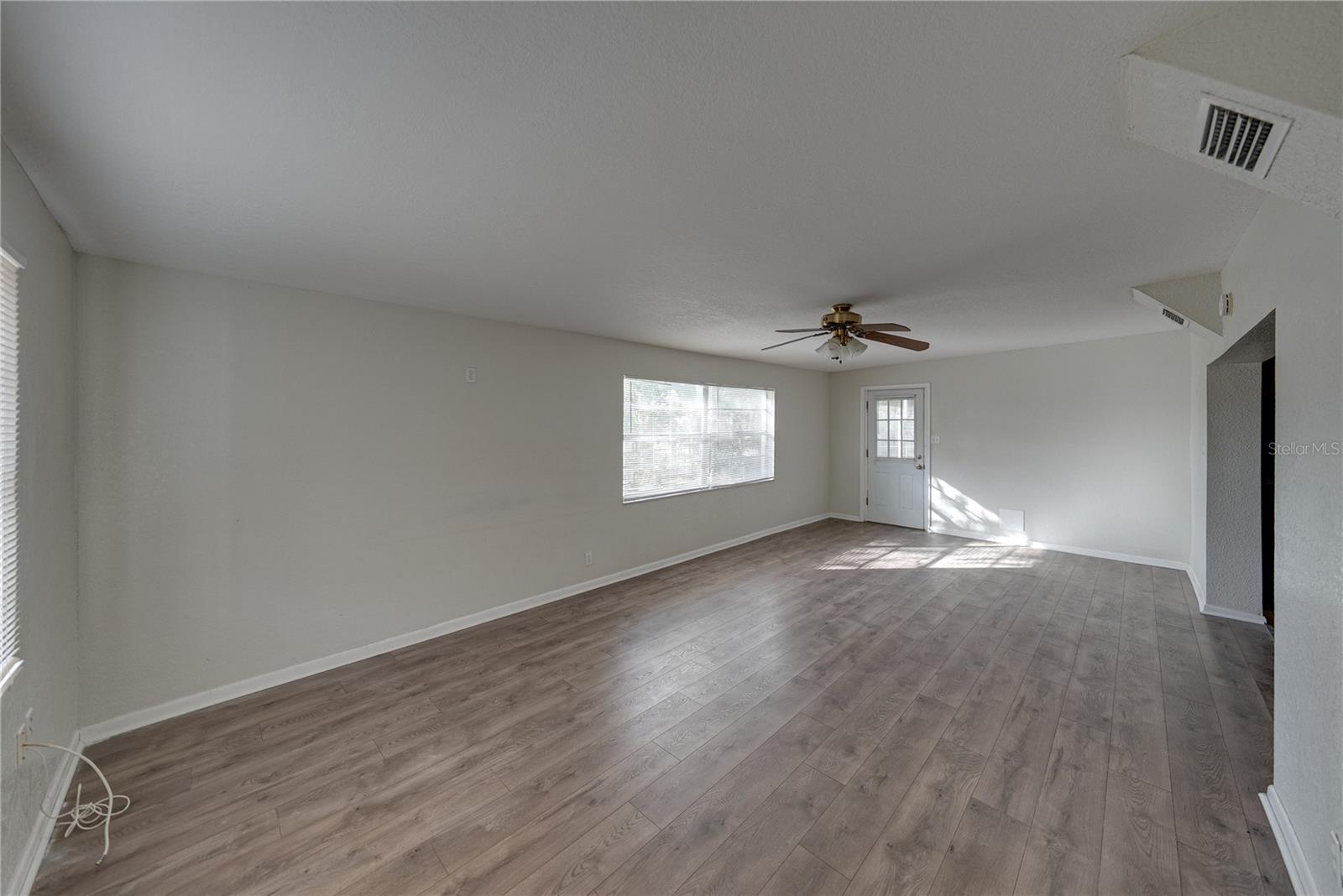 Image 17 of 53 For 2011 9th Street Ne