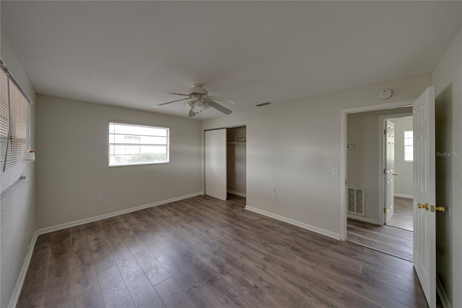 Image 21 of 53 For 2011 9th Street Ne