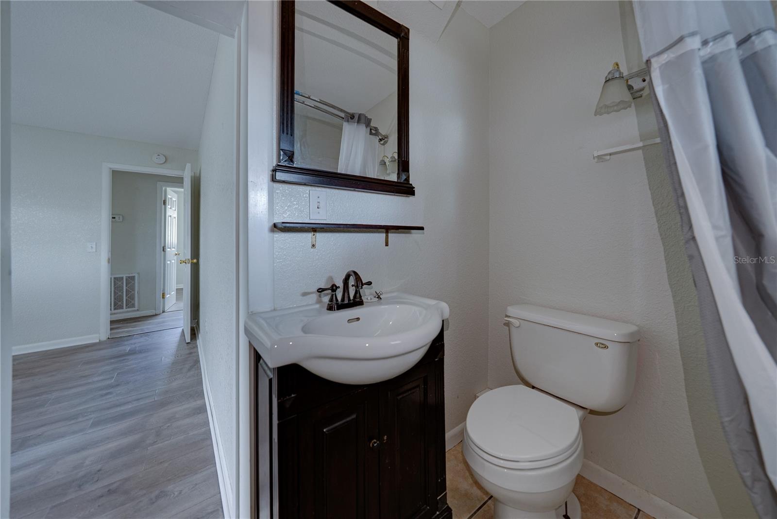 Image 22 of 53 For 2011 9th Street Ne