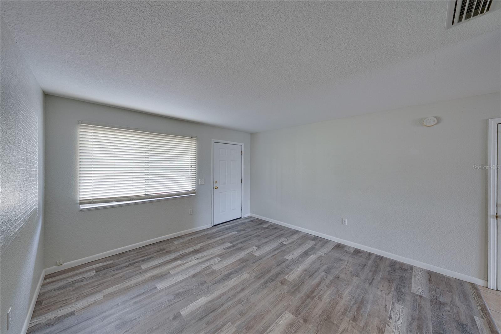 Image 7 of 53 For 2011 9th Street Ne