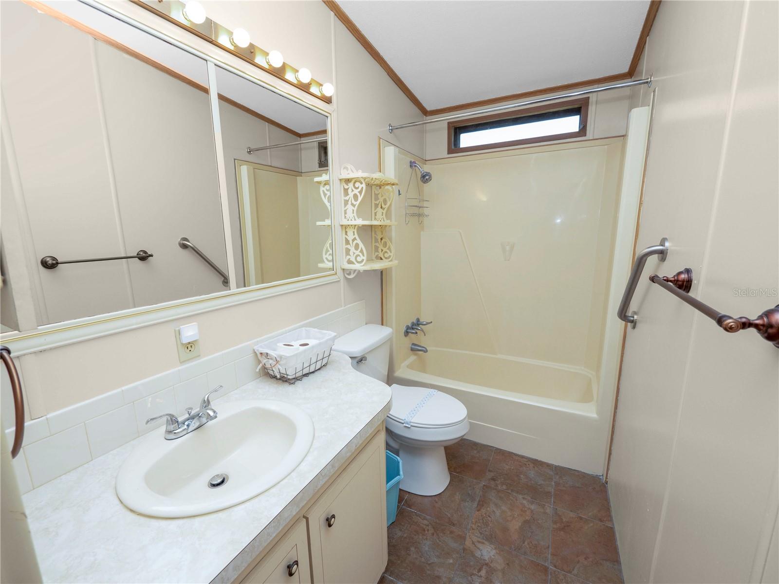 Image 22 of 38 For 2082 Thelma Drive