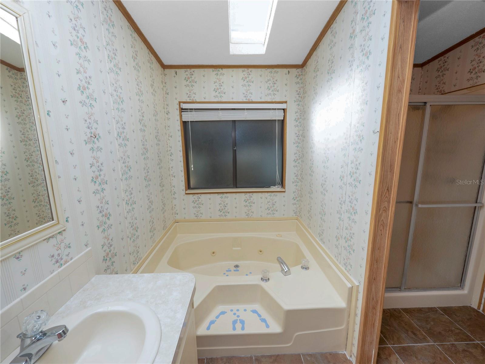 Image 24 of 38 For 2082 Thelma Drive