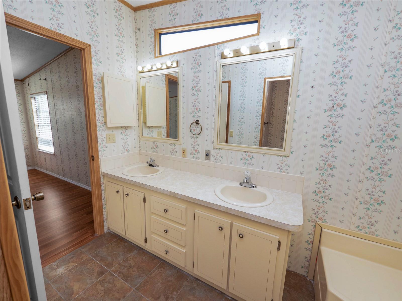 Image 25 of 38 For 2082 Thelma Drive