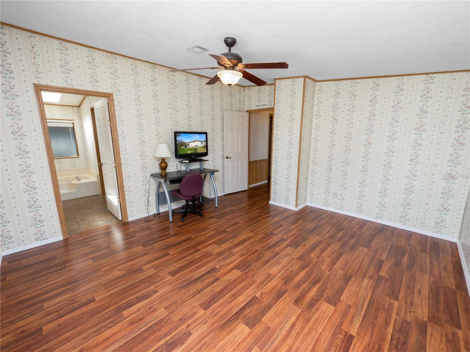 Image 28 of 38 For 2082 Thelma Drive