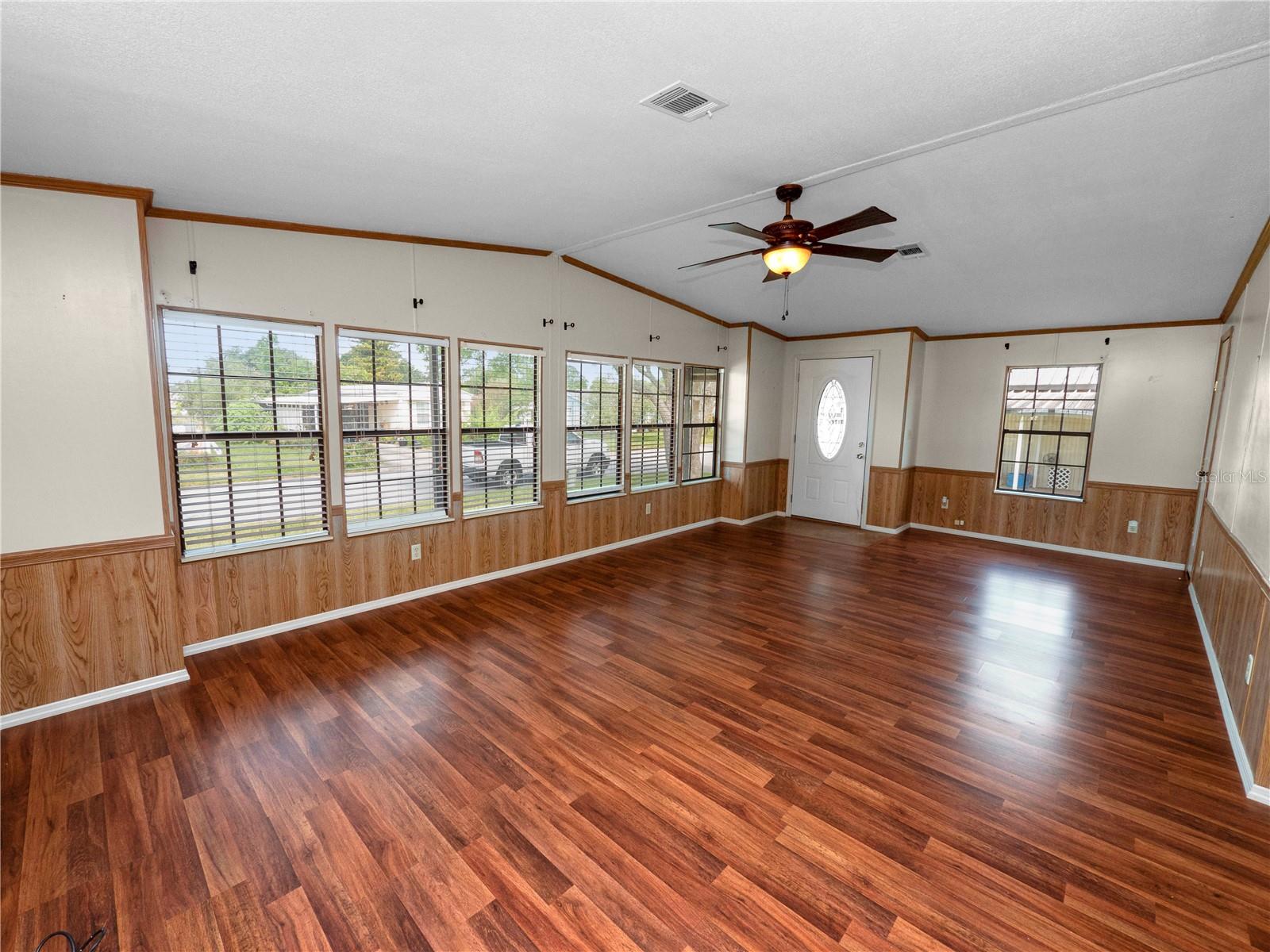 Image 7 of 38 For 2082 Thelma Drive