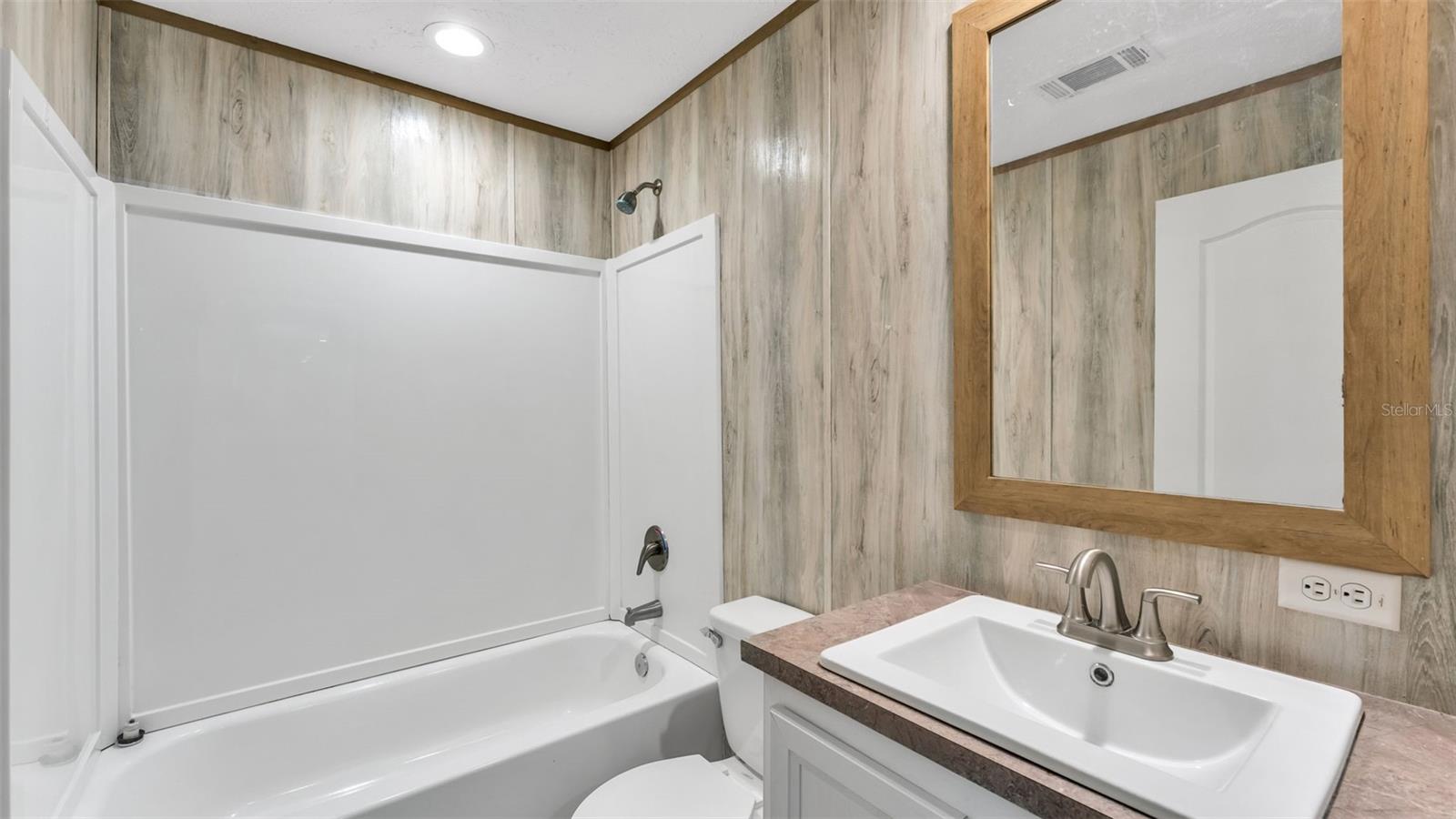 Image 26 of 39 For 1815 Christy Lane