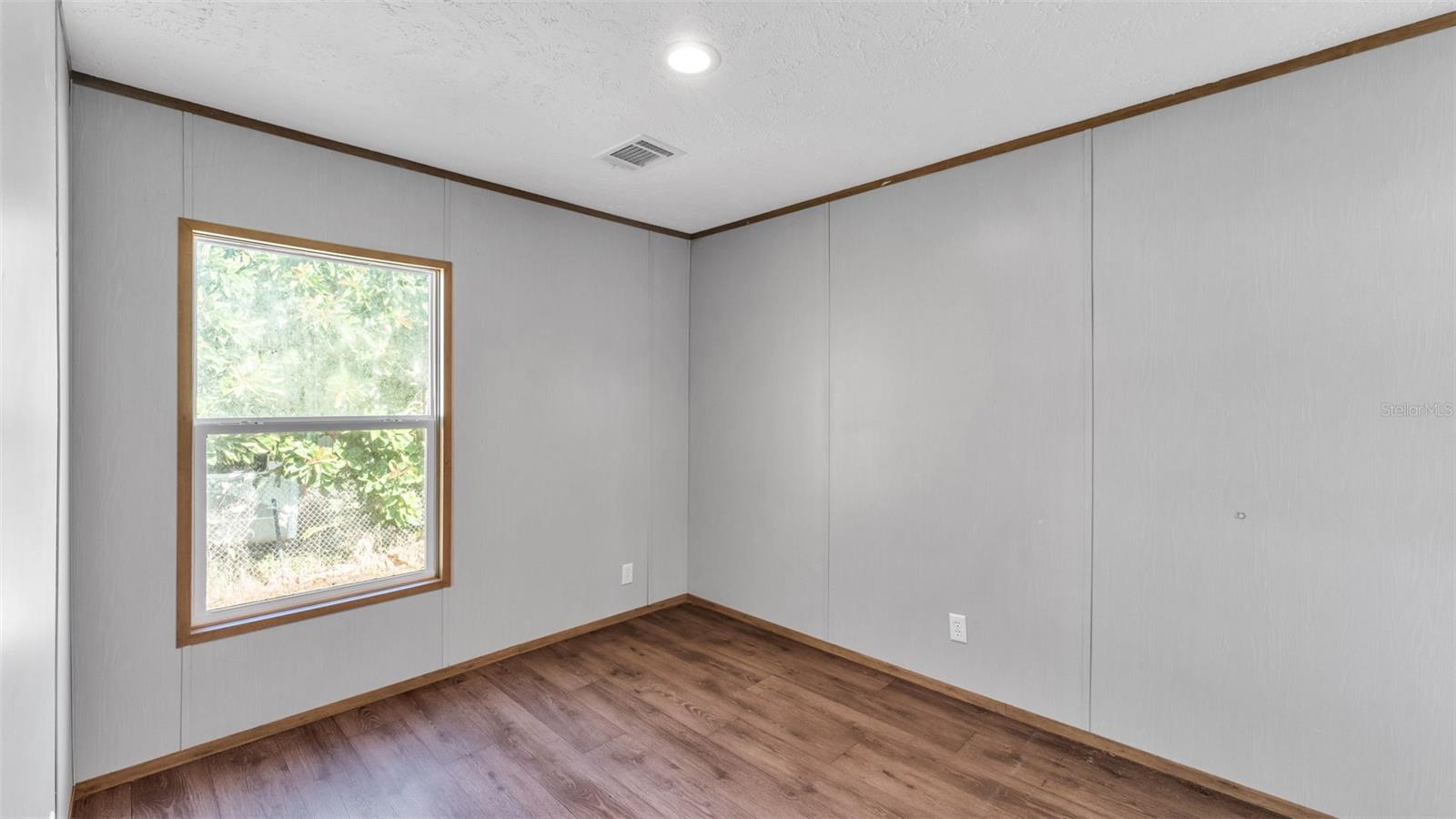 Image 28 of 39 For 1815 Christy Lane