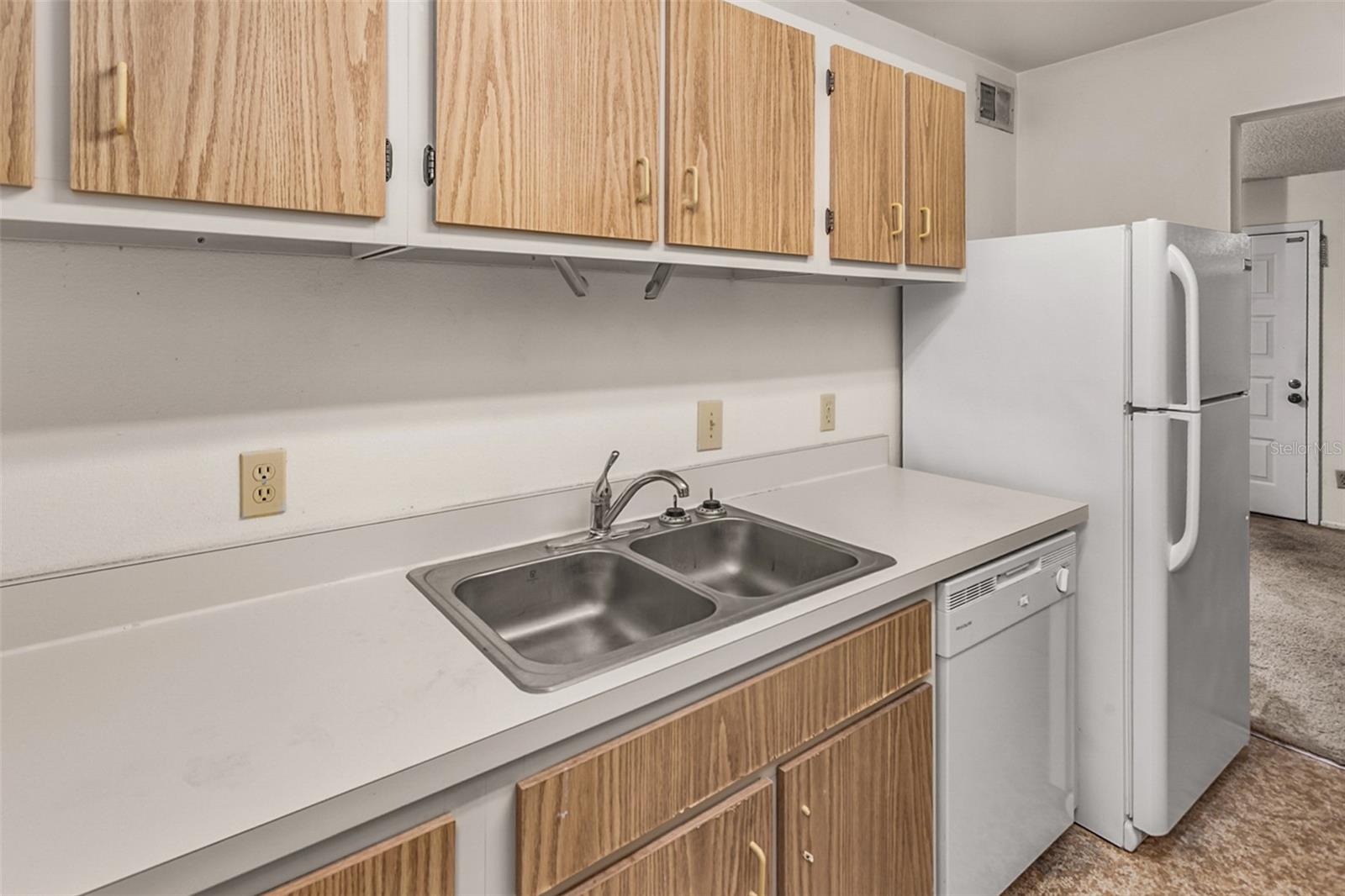 Image 11 of 16 For 2065 Isle Royale Court Se 141