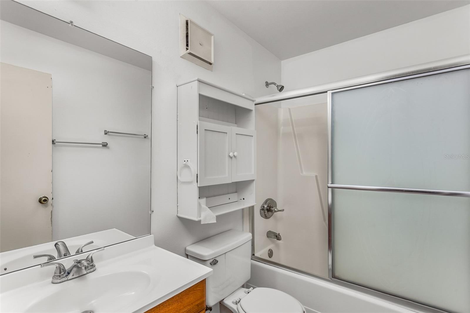 Image 15 of 16 For 2065 Isle Royale Court Se 141