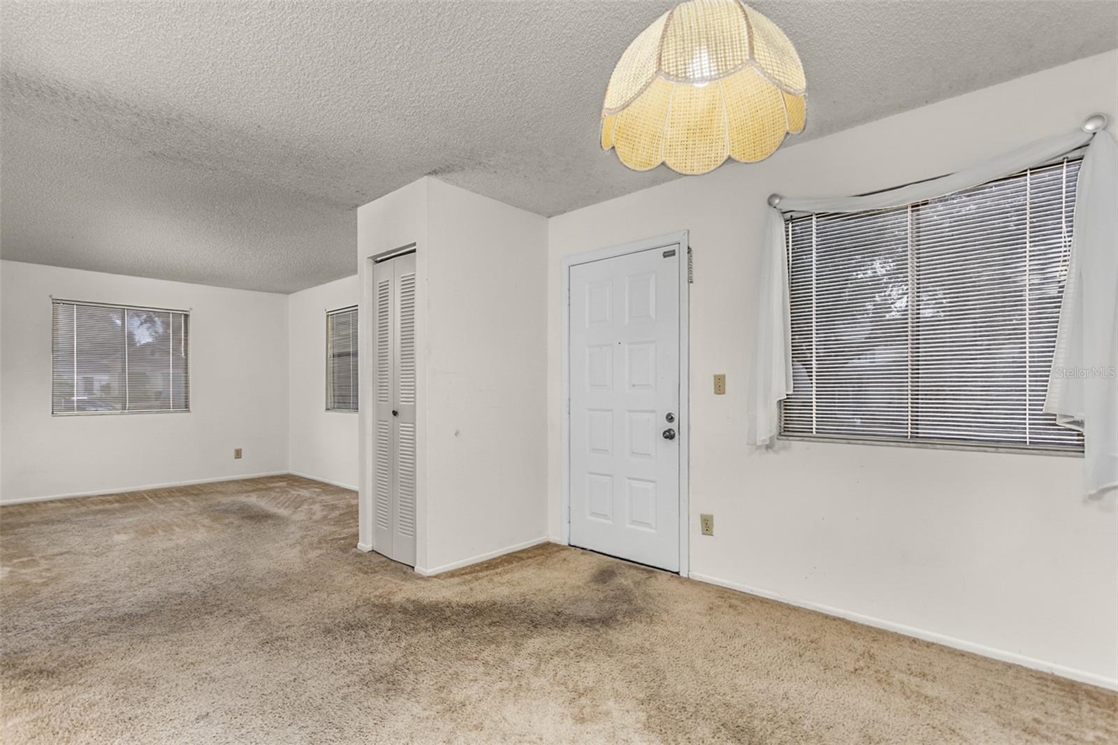 Image 3 of 16 For 2065 Isle Royale Court Se 141